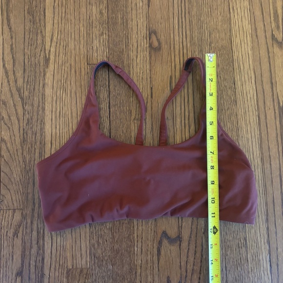 Vuori Yosemite Sports Bra, Brick Red Maroon, Size Large - Picture 4 of 5